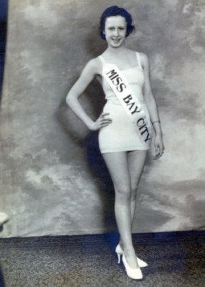 Granny as Miss Bay City