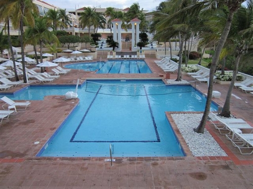 El Conquistador pool