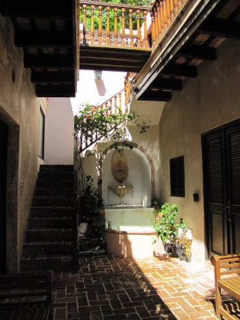 The atrium area of Villa Herencia